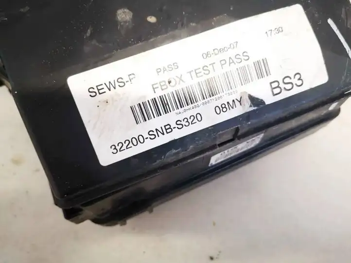 Honda Civic (2006 - 2011)  32200snbs320 Ящик предохранителей (комплект)