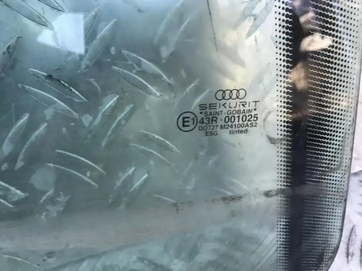 Audi A8 S8 D2 4D (1999 - 2002) Стекло задней двери — фото 2