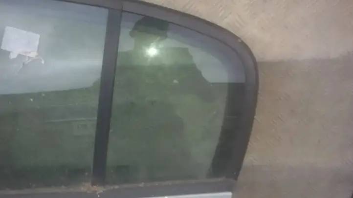 Renault Megane II (2002 - 2005)   Маленькое стекло 