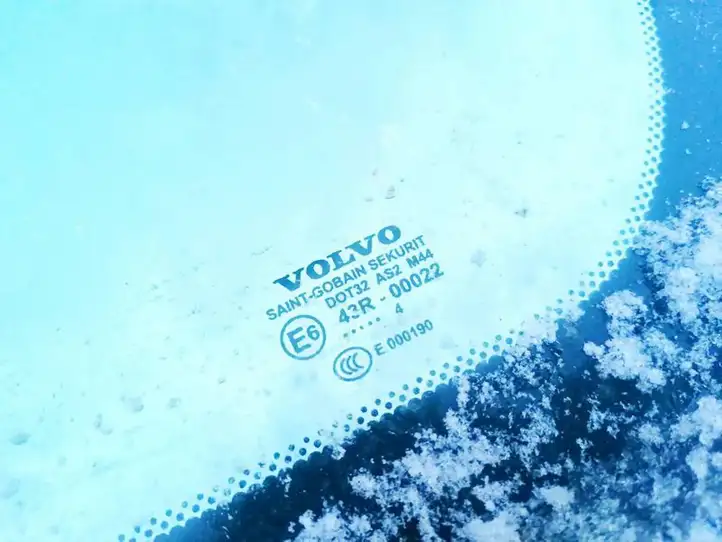 Volvo V50 (2004 - 2008) Заднее боковое стекло — фото 3