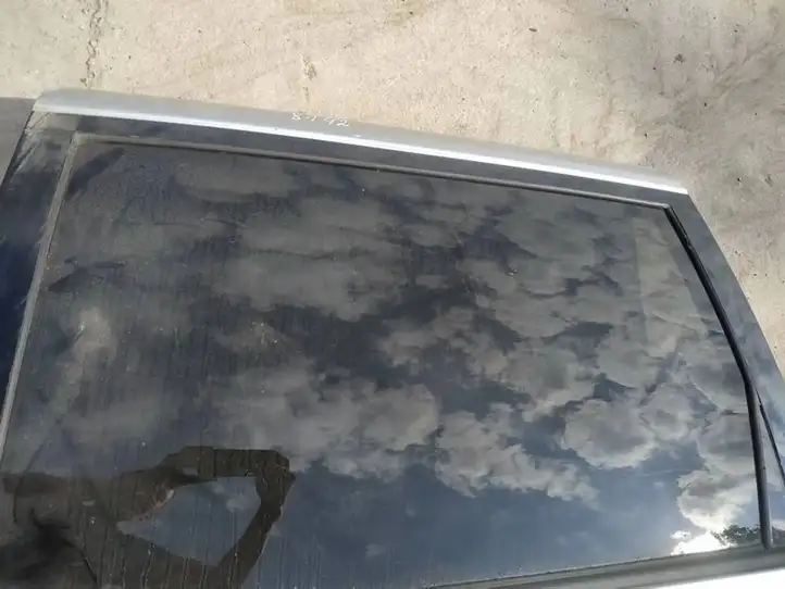 Toyota Previa (XR30, XR40) II (2000 - 2006) Стекло задней двери — фото 1