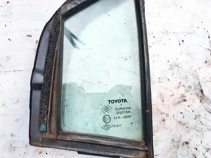 Toyota Yaris (2005 - 2009) Форточка двери — фото 2