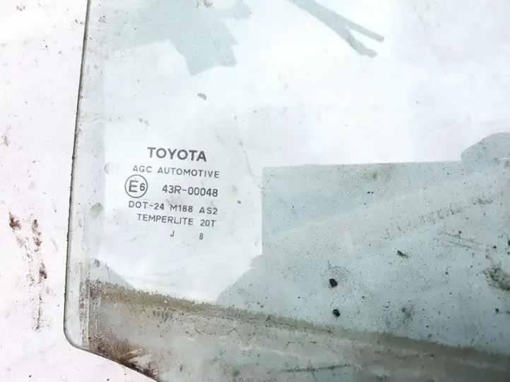 Toyota Yaris (2005 - 2009) Стекло задней двери — фото 2