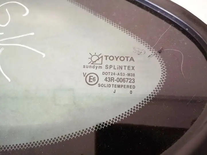 Toyota Avensis T220 (2000 - 2003) Заднее боковое стекло — фото 2