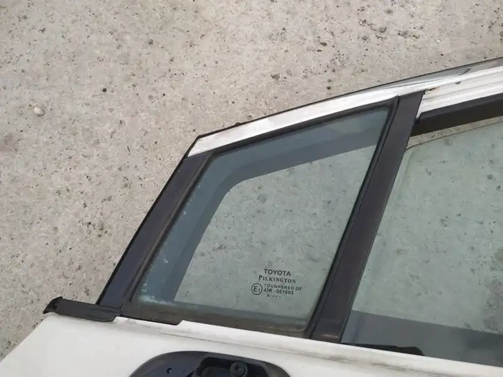 Toyota Avensis T270 (2009 - 2012) Форточка двери — фото 2