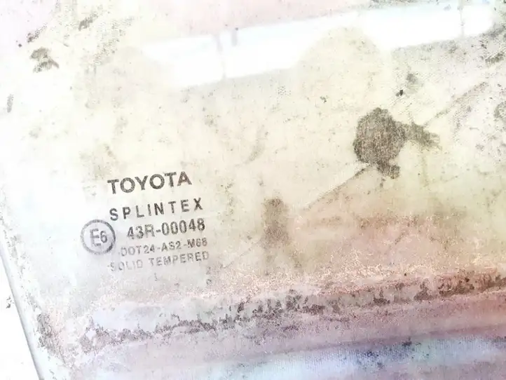 Toyota Corolla E120 E130 (2000 - 2004) Стекло задней двери — фото 3