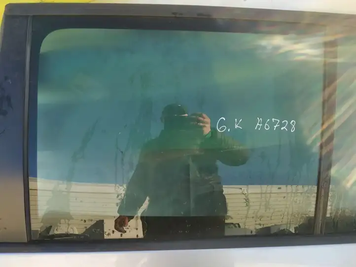 Volkswagen Touran I (2003 - 2010) Стекло задней двери — фото 1