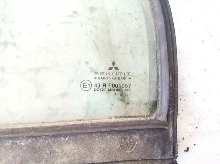 Mitsubishi Carisma (1999 - 2004) Форточка двери — фото 2