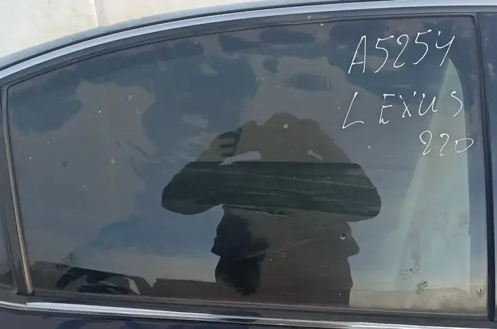 Lexus IS 220D-250-350 (2005 - 2010) Melyna Стекло задней двери — фото 1