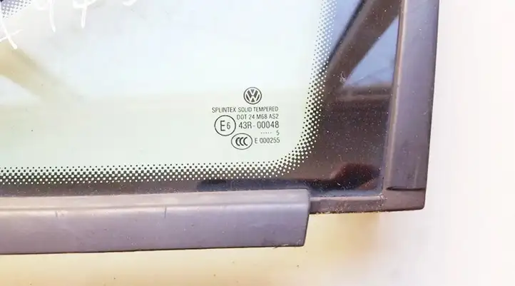 Volkswagen Touran I (2003 - 2010) Треугольное стекло кузова — фото 2