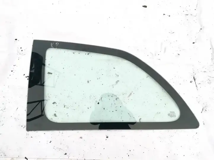 Toyota Yaris (2009 - 2012) Заднее боковое стекло — фото 1