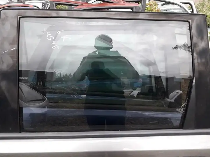 Nissan X-Trail T30 (2001 - 2007) Стекло задней двери — фото 1