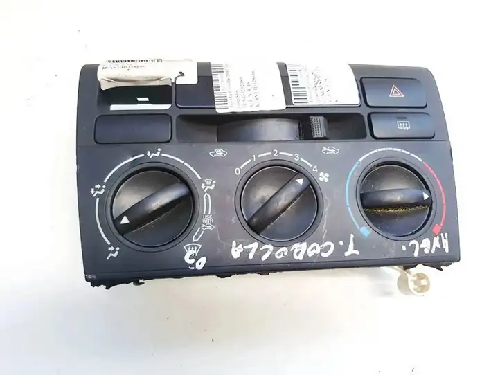Toyota Corolla E120 E130 (2000 - 2004) Прочие детали салона — фото 1
