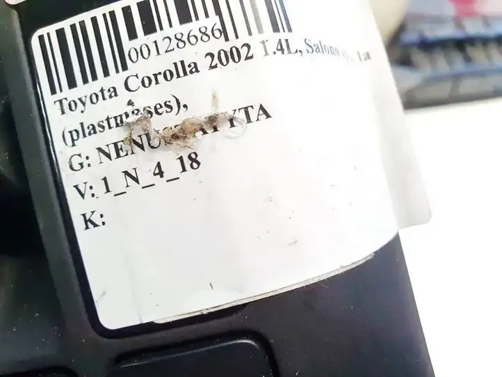 Toyota Corolla E120 E130 (2000 - 2004) Прочие детали салона — фото 3