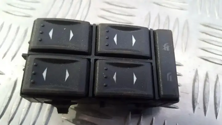 Ford Mondeo Mk III (2000 - 2007) 1s7t14a132bd Блок кнопок стеклоподъемников — фото 1