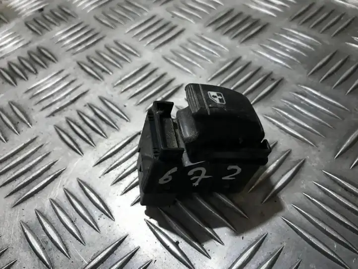 Chevrolet Lacetti (2004 - 2008) 821w04790 Блок кнопок стеклоподъемников — фото 1