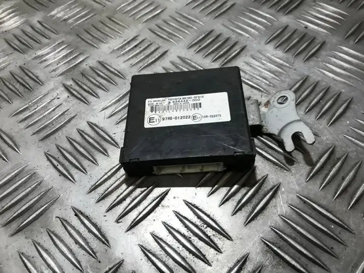 Toyota Corolla Verso AR10 (2004 - 2009) 897800f010 Блок иммобилайзера — фото 1