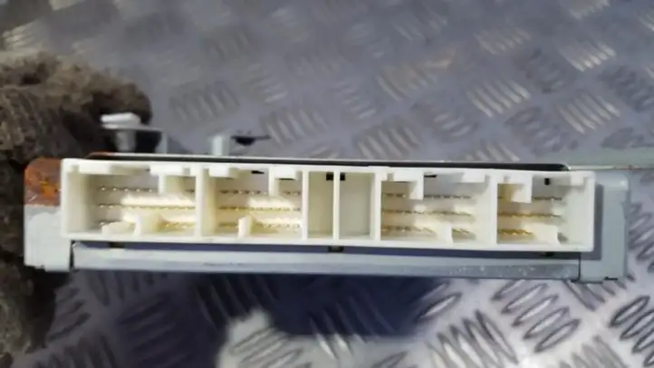Toyota Prius (XW10) (1997 - 2003) 8954047030 Блок управления ABS — фото 3