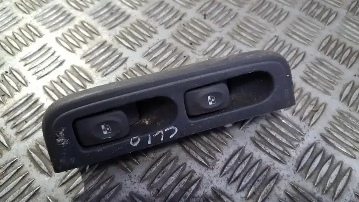 Renault Clio II (1998 - 2001) 421118h Блок кнопок стеклоподъемников — фото 1