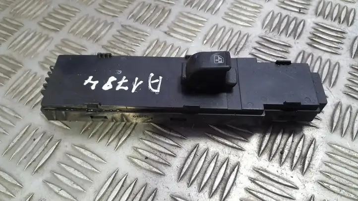 Hyundai XG (1999 - 2002) 621w02560 Блок кнопок стеклоподъемников — фото 1