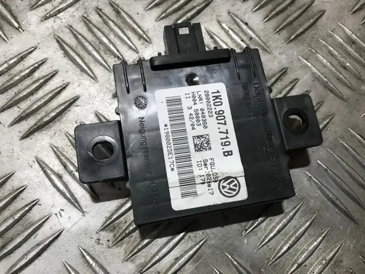 Audi A3/S3 8L (2000 - 2003) 1k0907719b Прочие блоки управления — фото 2