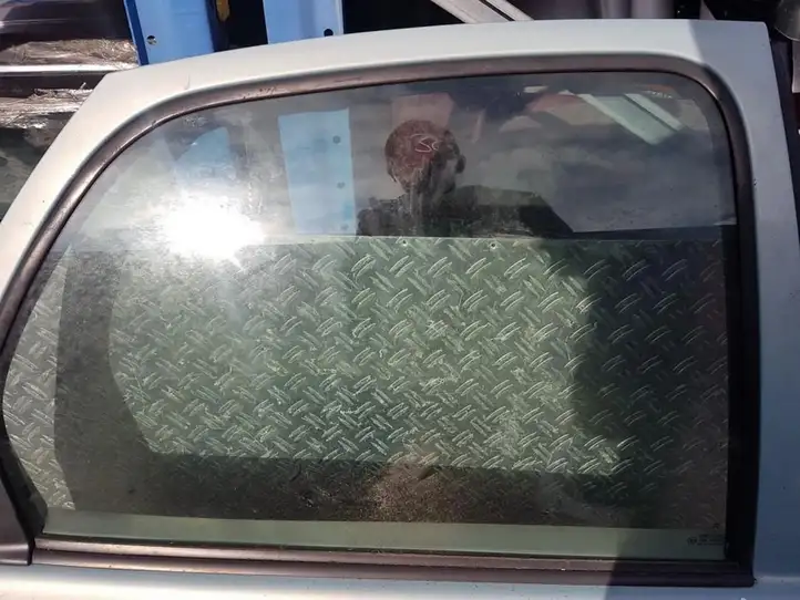 Citroen Xsara Picasso (1999 - 2012) Стекло задней двери — фото 1