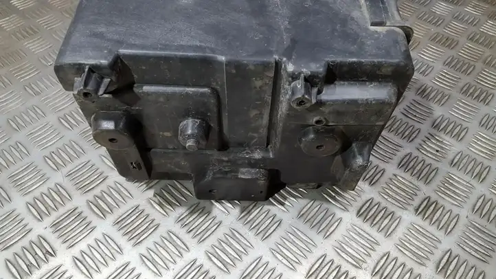 Ford Fiesta (2006 - 2008) 8v2110723ac Крышка ящика аккумулятора — фото 2