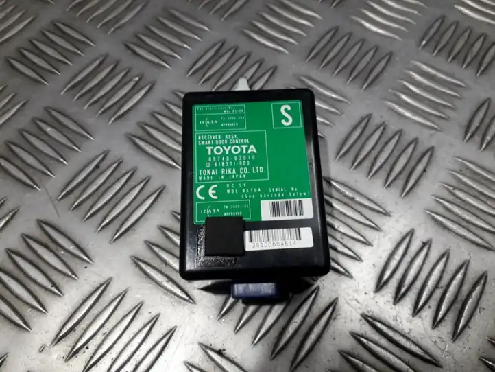 Toyota Auris 150 (2006 - 2012)  8974002010 Блок управления дверью