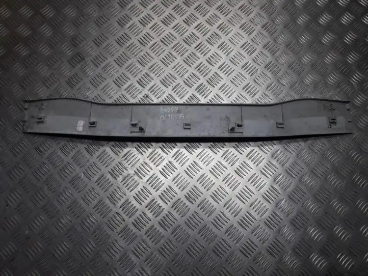 Skoda Octavia Mk2 (1Z) (2004 - 2013) 1z5867625l Прочие детали салона — фото 2
