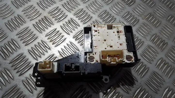 Toyota Yaris Verso (1999 - 2005)  758294 Включатель аварийных фонарей