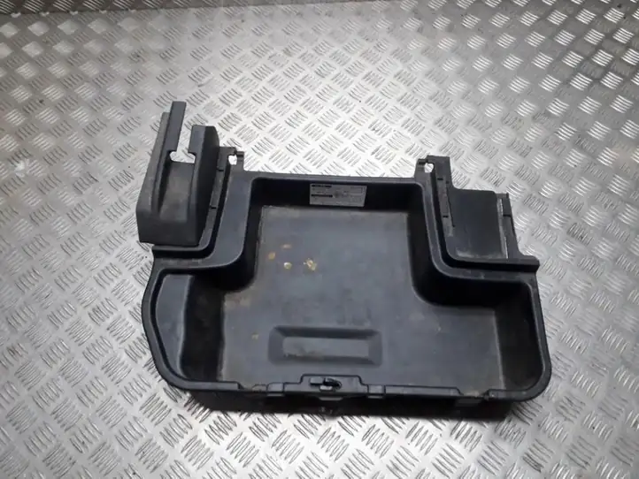 Toyota Corolla Verso E121 (2001 - 2004) 5853313010 Прочие детали салона — фото 1