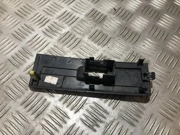 Toyota Corolla Verso AR10 (2004 - 2009) 742320f030 Прочие детали салона — фото 2