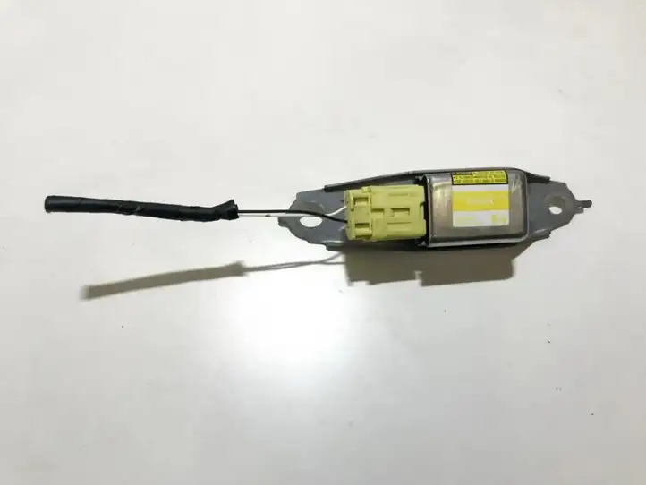 Toyota Prius (XW20) (2003 - 2009) 8983347030 Датчик удара SRS — фото 1