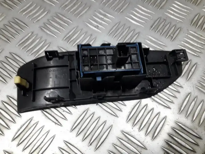 Toyota Verso (2009 - 2012) 8481005070 Кнопка стеклоподъемников — фото 2