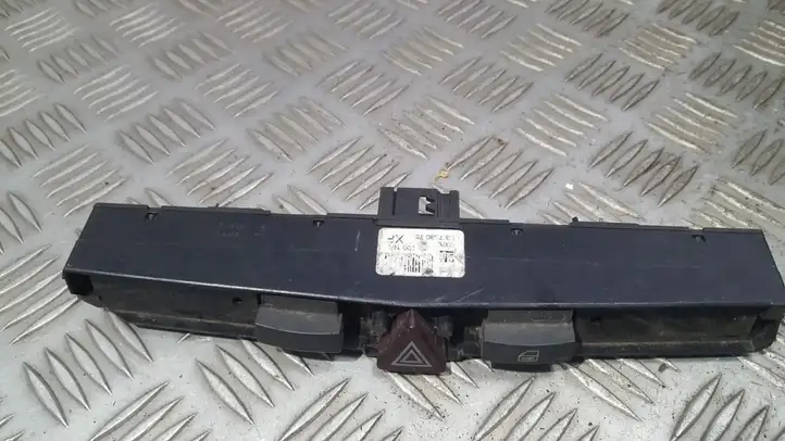 Opel Astra H (2004 - 2009) 660332 Включатель аварийных фонарей — фото 1