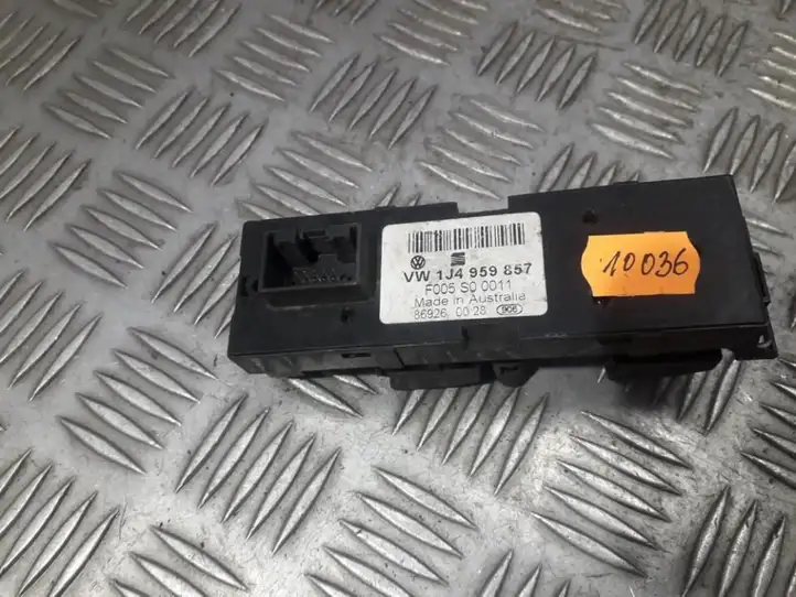 Volkswagen Golf IV (1998 - 2005) 1j4959857 Блок кнопок стеклоподъемников — фото 2