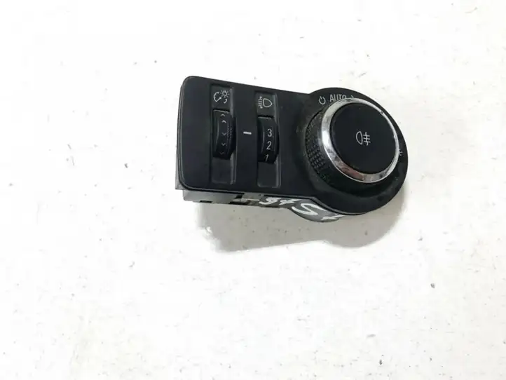 Opel Insignia A (2008 - 2017) 13268696 Включатель фонарей — фото 1