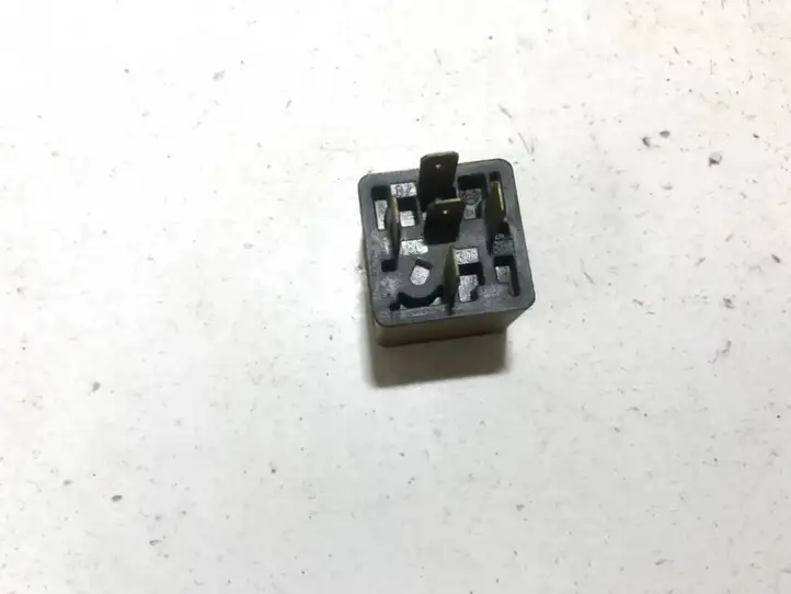Opel Vectra C (2002 - 2005) 0332209136 Другое реле — фото 2