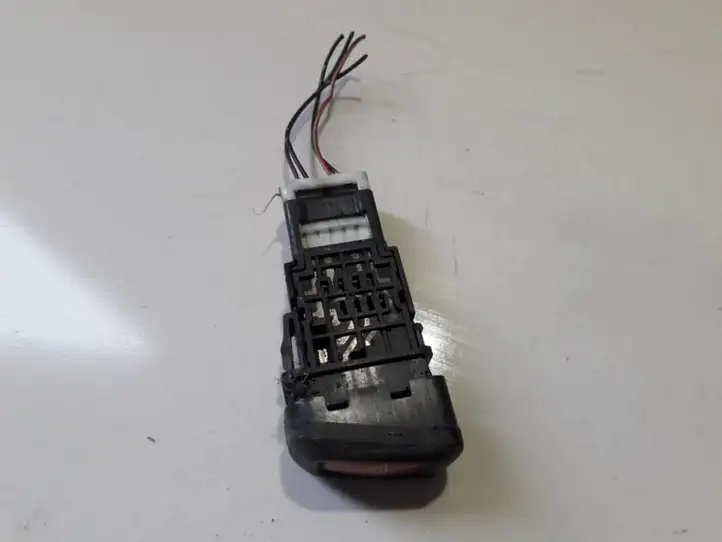 Nissan Almera N16 (2000 - 2010) niles06016 Включатель аварийных фонарей — фото 2