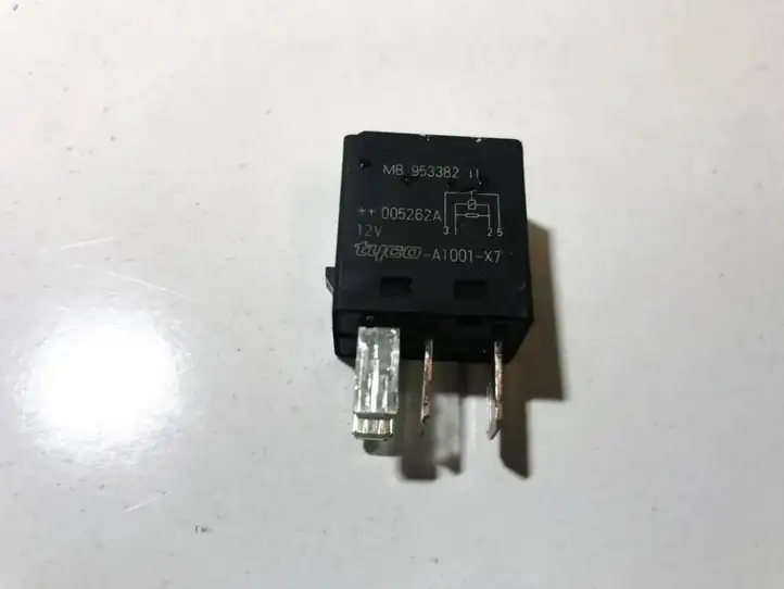 Mitsubishi Space Star (1998 - 2005) mb953382 Другое реле — фото 1