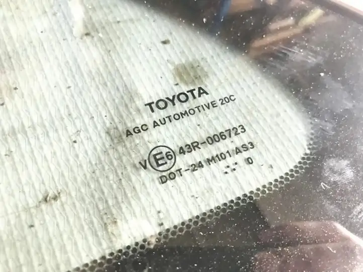 Toyota Avensis T270 (2009 - 2012) as3 Заднее боковое стекло — фото 2