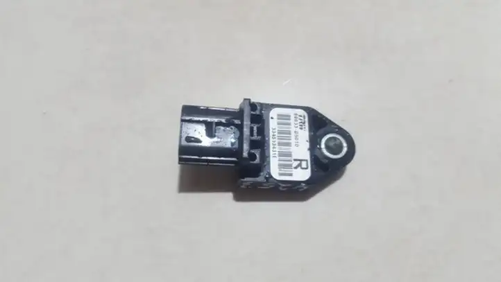 Toyota Avensis T250 (2006 - 2009) 8983305010 Датчик удара SRS — фото 1