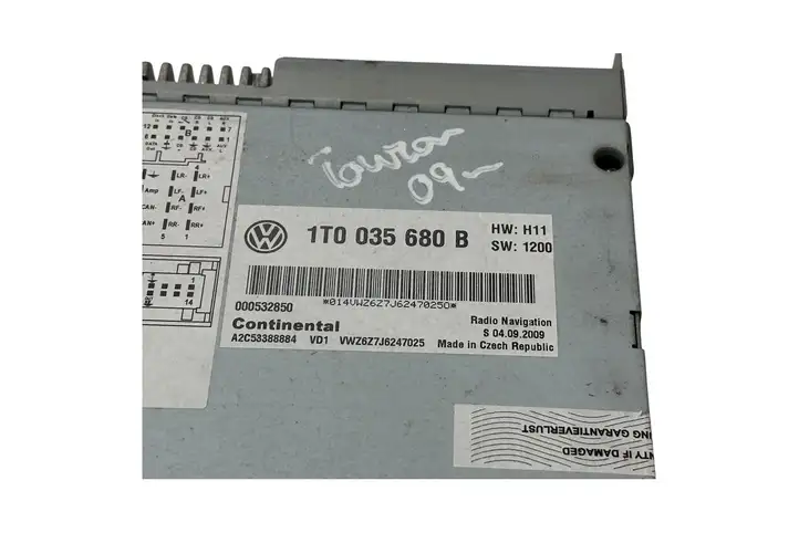 Volkswagen Touran I (2003 - 2010) 1T0035680B Магнитола / мультимедийная система — фото 9