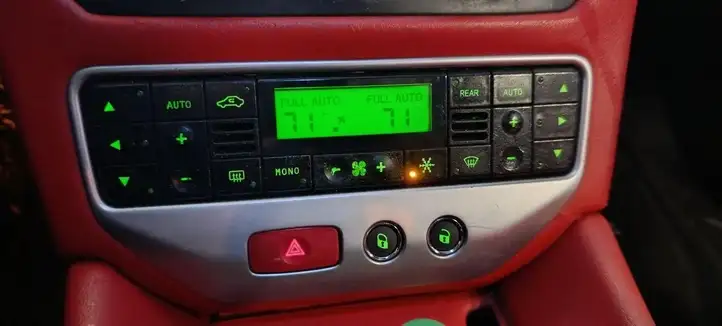 Maserati GranTurismo (2007 - 2019) 111411CCA Кнопка кондиционера — фото 2