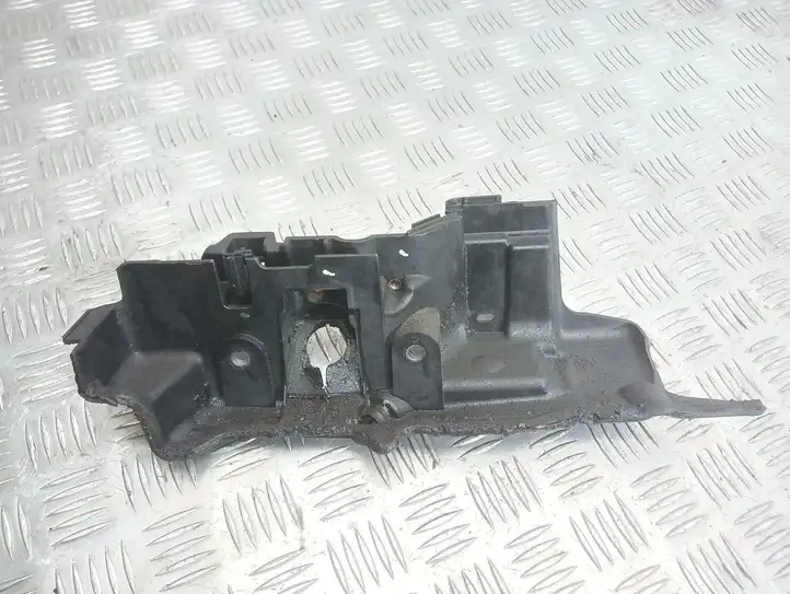 Nissan Qashqai (2010 - 2013) 175B15849R Прочие детали моторного отсека — фото 3