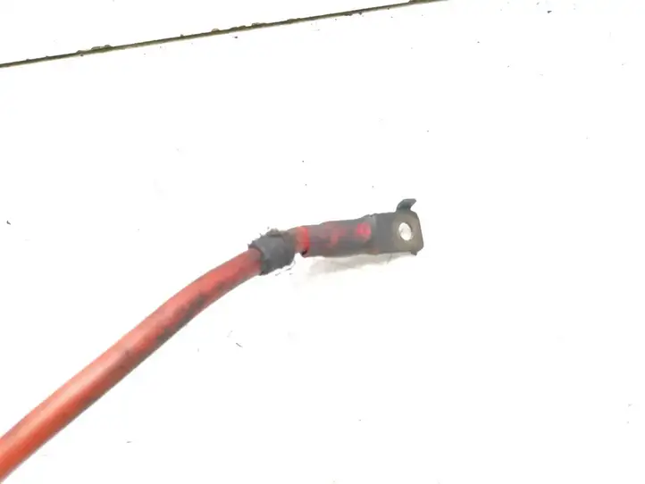 Ford Transit (2000 - 2006)   Плюсовый провод (аккумулятора)