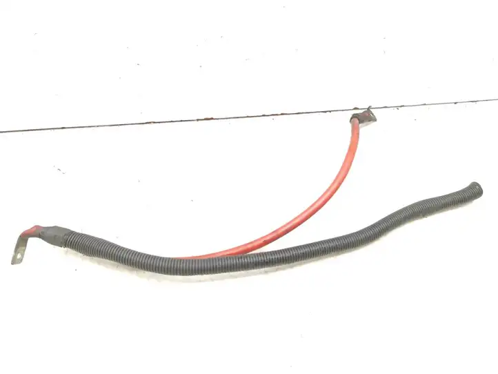 Ford Transit (2000 - 2006)   Плюсовый провод (аккумулятора)