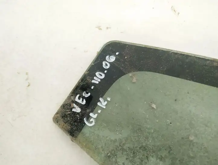 Opel Vectra (2002 - 2005)   Маленькое стекло 