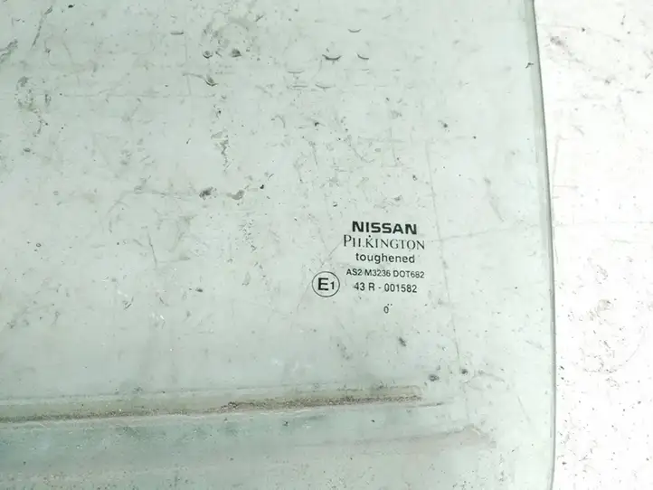 Nissan Almera N16 (2000 - 2010) Стекло задней двери — фото 2