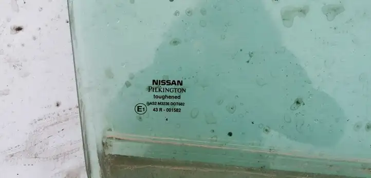 Nissan Almera N16 (2000 - 2010) Стекло задней двери — фото 2